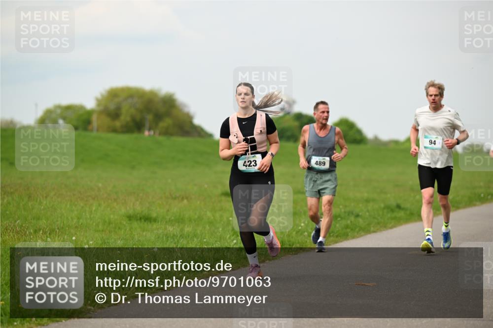 10.05.2026 - 8. Wedeler Halbmarathon Dr. Thomas Lammeyer http://msf.ph/oto/9701063 10.05.2026 11:41:41 Laufen 423, 489 meine-sportfotos.de
