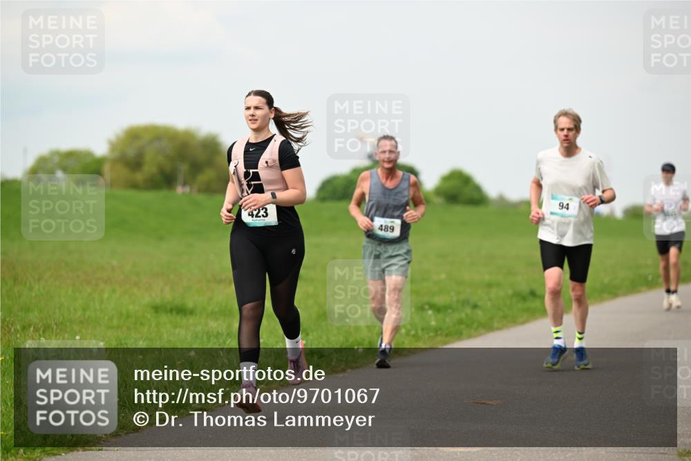 10.05.2026 - 8. Wedeler Halbmarathon Dr. Thomas Lammeyer http://msf.ph/oto/9701067 10.05.2026 11:41:41 Laufen 423, 489 meine-sportfotos.de