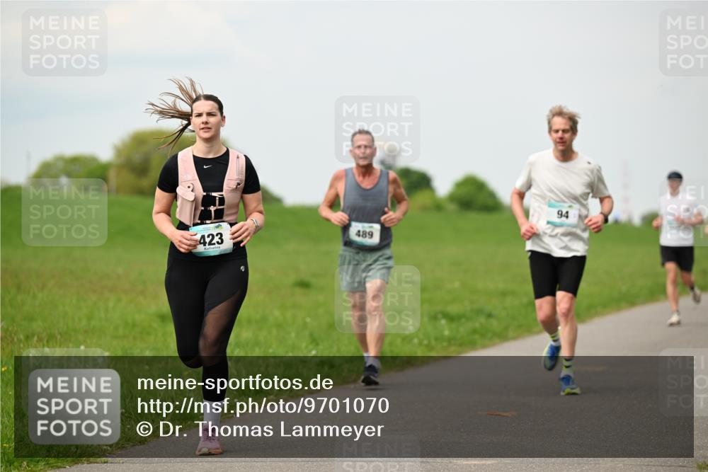 10.05.2026 - 8. Wedeler Halbmarathon Dr. Thomas Lammeyer http://msf.ph/oto/9701070 10.05.2026 11:41:42 Laufen 423, 489 meine-sportfotos.de