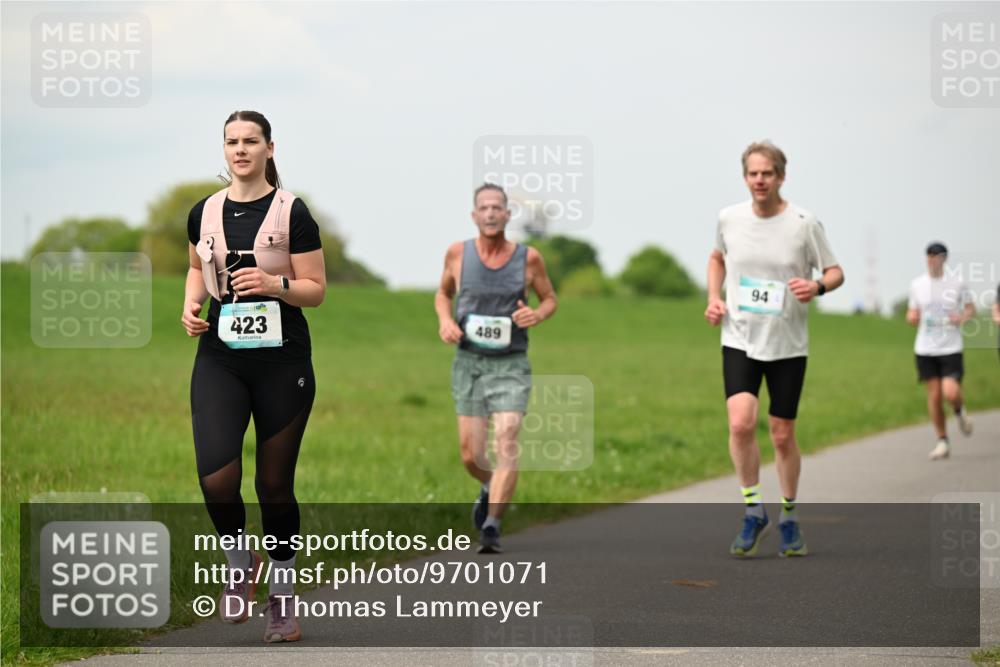 10.05.2026 - 8. Wedeler Halbmarathon Dr. Thomas Lammeyer http://msf.ph/oto/9701071 10.05.2026 11:41:42 Laufen 423, 489 meine-sportfotos.de
