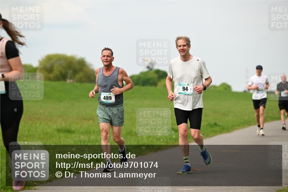 10.05.2026 - 8. Wedeler Halbmarathon Dr. Thomas Lammeyer http://msf.ph/oto/9701074 10.05.2026 11:41:43 Laufen 489 meine-sportfotos.de