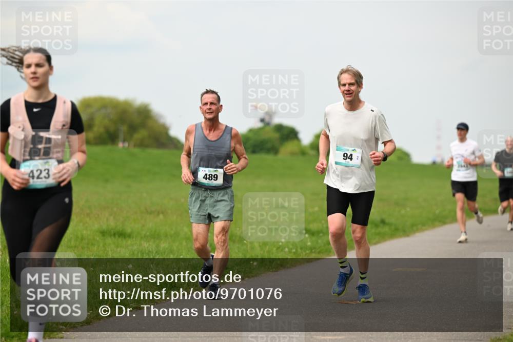 10.05.2026 - 8. Wedeler Halbmarathon Dr. Thomas Lammeyer http://msf.ph/oto/9701076 10.05.2026 11:41:43 Laufen 423, 489 meine-sportfotos.de