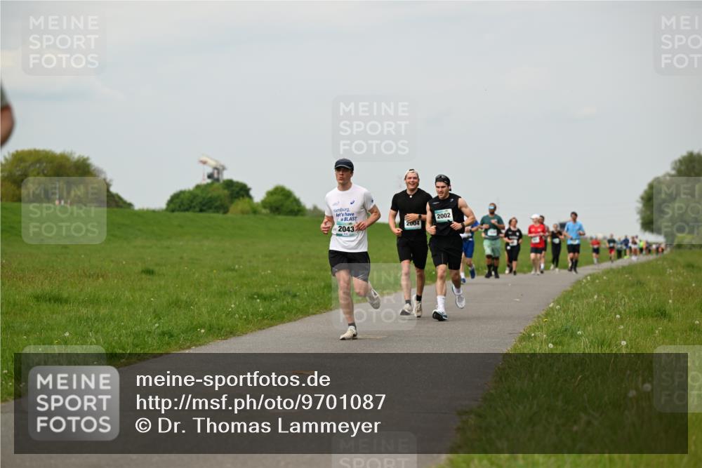 10.05.2026 - 8. Wedeler Halbmarathon Dr. Thomas Lammeyer http://msf.ph/oto/9701087 10.05.2026 11:41:46 Laufen 2043, 2002, 2004 meine-sportfotos.de