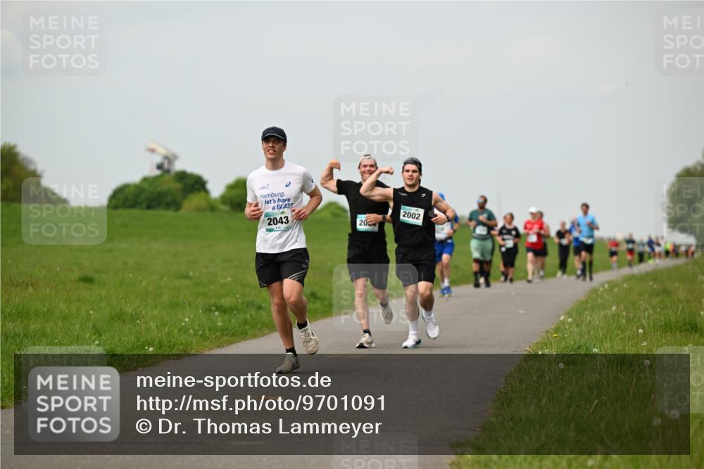 10.05.2026 - 8. Wedeler Halbmarathon Dr. Thomas Lammeyer http://msf.ph/oto/9701091 10.05.2026 11:41:47 Laufen 2043, 2004, 2002 meine-sportfotos.de