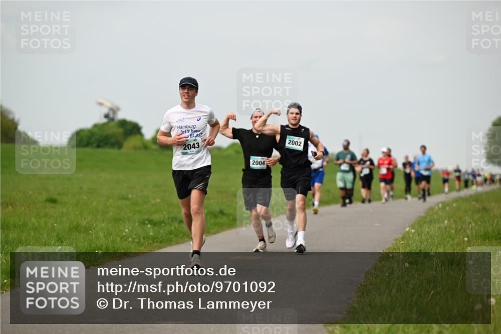 10.05.2026 - 8. Wedeler Halbmarathon Dr. Thomas Lammeyer http://msf.ph/oto/9701092 10.05.2026 11:41:47 Laufen 2043, 2004, 2002 meine-sportfotos.de