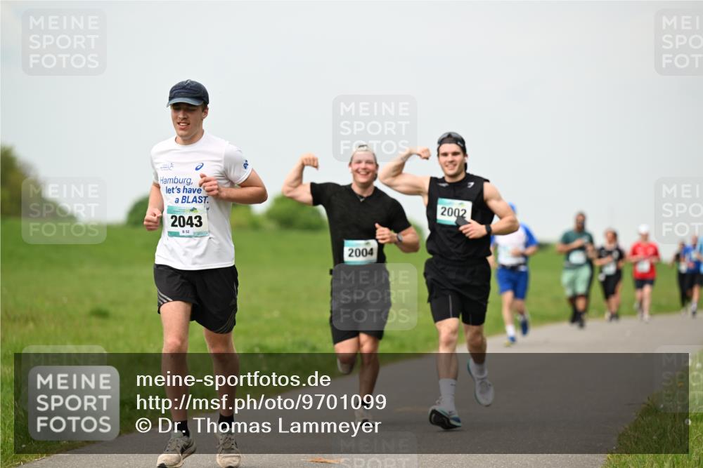 10.05.2026 - 8. Wedeler Halbmarathon Dr. Thomas Lammeyer http://msf.ph/oto/9701099 10.05.2026 11:41:48 Laufen 2043, 2004, 2002 meine-sportfotos.de
