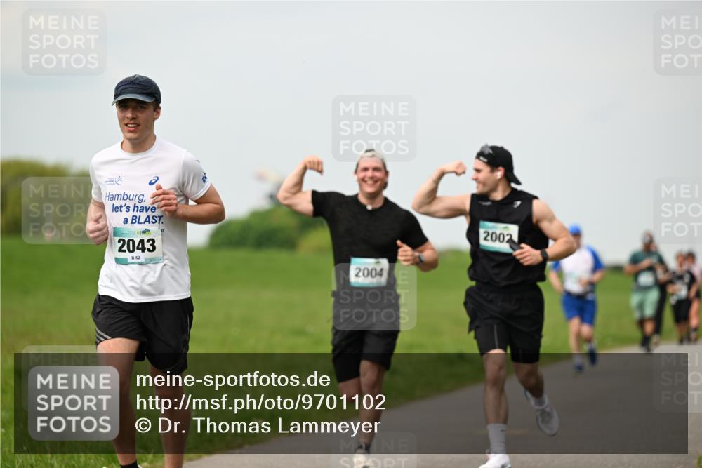 10.05.2026 - 8. Wedeler Halbmarathon Dr. Thomas Lammeyer http://msf.ph/oto/9701102 10.05.2026 11:41:49 Laufen 2043, 2004, 2002 meine-sportfotos.de