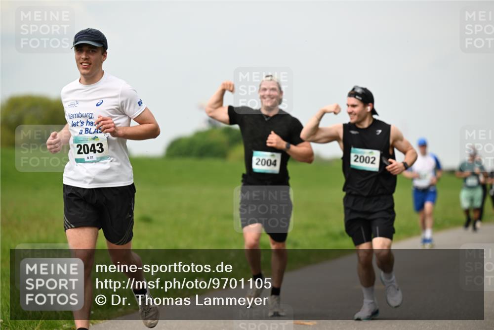 10.05.2026 - 8. Wedeler Halbmarathon Dr. Thomas Lammeyer http://msf.ph/oto/9701105 10.05.2026 11:41:49 Laufen 2043, 2004, 2002 meine-sportfotos.de