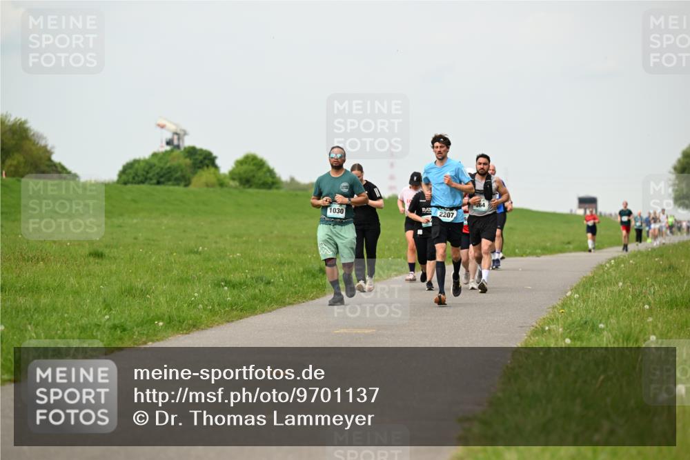 10.05.2026 - 8. Wedeler Halbmarathon Dr. Thomas Lammeyer http://msf.ph/oto/9701137 10.05.2026 11:41:57 Laufen 1030, 2207 meine-sportfotos.de