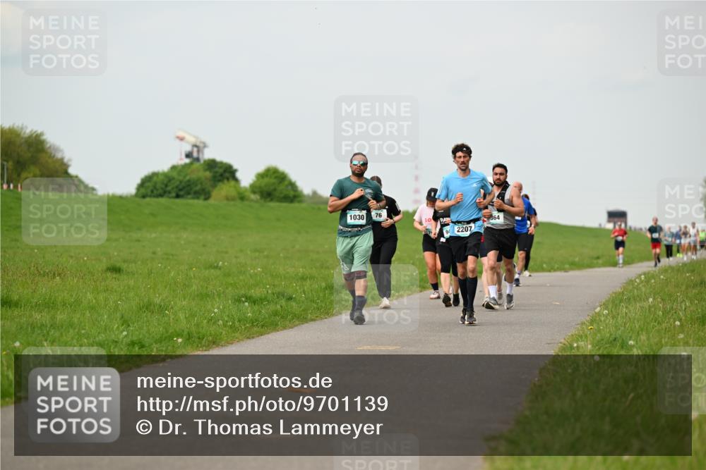 10.05.2026 - 8. Wedeler Halbmarathon Dr. Thomas Lammeyer http://msf.ph/oto/9701139 10.05.2026 11:41:58 Laufen 1030, 364, 2207 meine-sportfotos.de