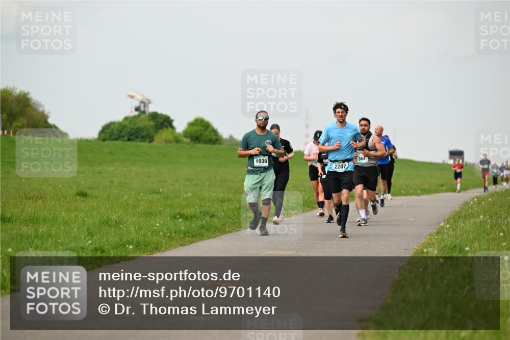 10.05.2026 - 8. Wedeler Halbmarathon Dr. Thomas Lammeyer http://msf.ph/oto/9701140 10.05.2026 11:41:58 Laufen 1030, 2207, 364 meine-sportfotos.de