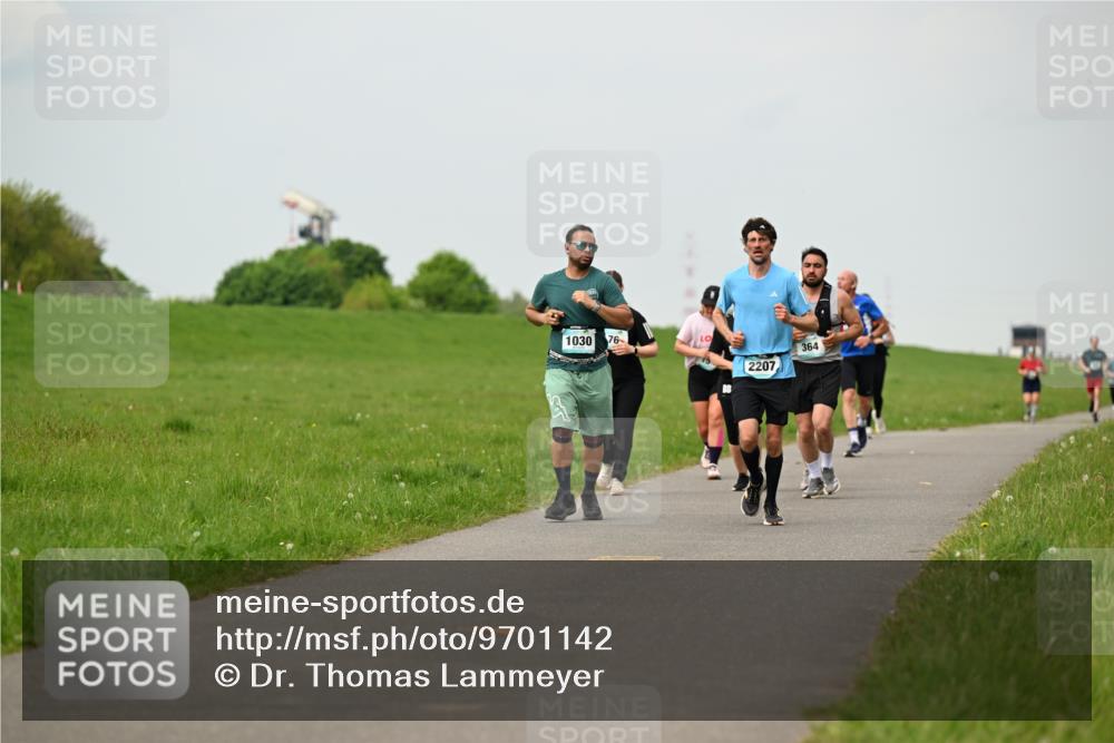 10.05.2026 - 8. Wedeler Halbmarathon Dr. Thomas Lammeyer http://msf.ph/oto/9701142 10.05.2026 11:41:58 Laufen 1030, 2207, 364 meine-sportfotos.de