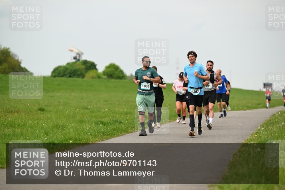 10.05.2026 - 8. Wedeler Halbmarathon Dr. Thomas Lammeyer http://msf.ph/oto/9701143 10.05.2026 11:41:58 Laufen 364, 1030, 2207, 754 meine-sportfotos.de