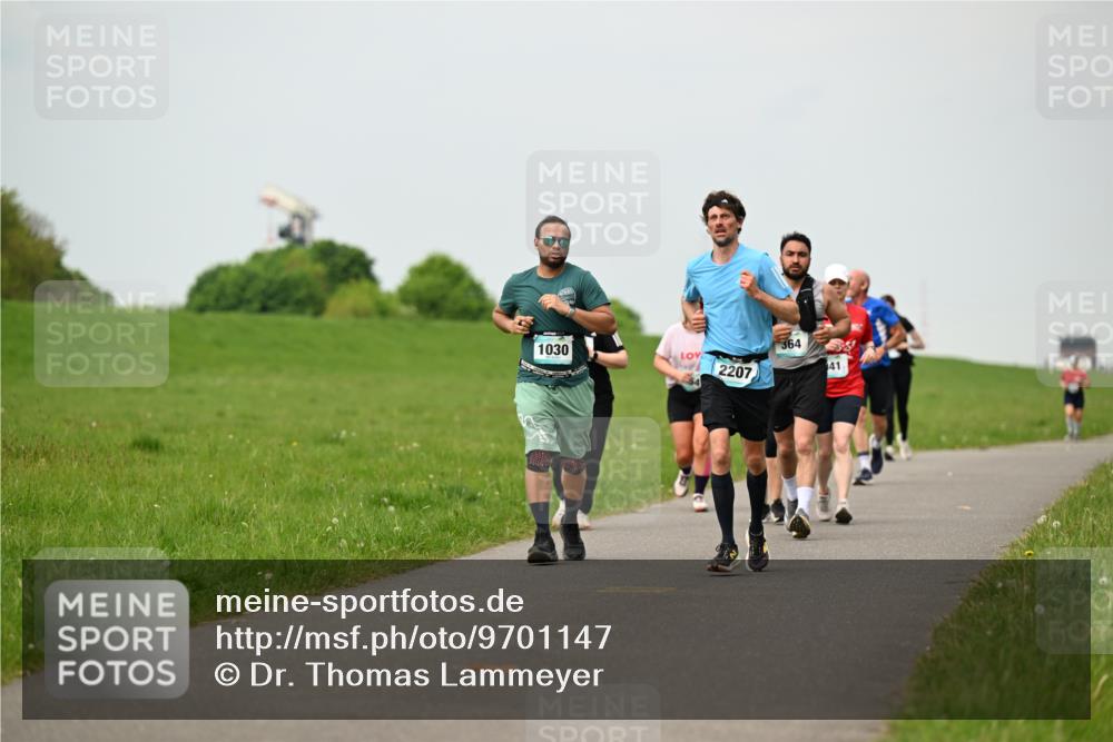 10.05.2026 - 8. Wedeler Halbmarathon Dr. Thomas Lammeyer http://msf.ph/oto/9701147 10.05.2026 11:41:59 Laufen 1030, 2207, 364 meine-sportfotos.de