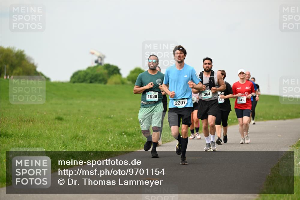 10.05.2026 - 8. Wedeler Halbmarathon Dr. Thomas Lammeyer http://msf.ph/oto/9701154 10.05.2026 11:42:00 Laufen 1030, 364, 2207, 941 meine-sportfotos.de