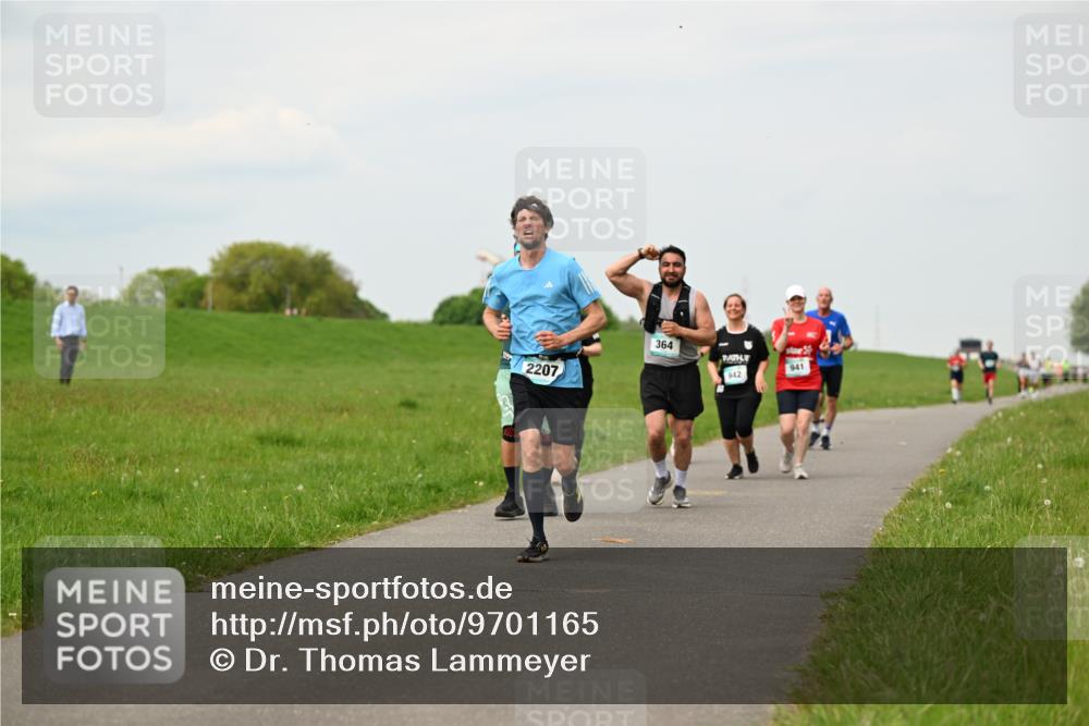 10.05.2026 - 8. Wedeler Halbmarathon Dr. Thomas Lammeyer http://msf.ph/oto/9701165 10.05.2026 11:42:02 Laufen 2207, 364, 941, 942 meine-sportfotos.de