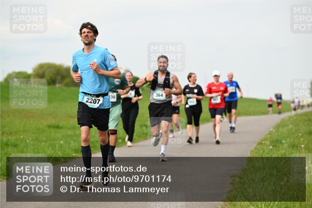 10.05.2026 - 8. Wedeler Halbmarathon Dr. Thomas Lammeyer http://msf.ph/oto/9701174 10.05.2026 11:42:03 Laufen 2207, 364, 841 meine-sportfotos.de