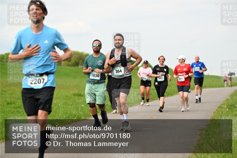 10.05.2026 - 8. Wedeler Halbmarathon Dr. Thomas Lammeyer http://msf.ph/oto/9701180 10.05.2026 11:42:04 Laufen 2207, 364, 1030, 754, 942, 941 meine-sportfotos.de