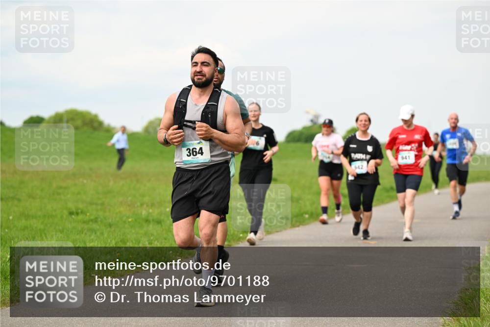 10.05.2026 - 8. Wedeler Halbmarathon Dr. Thomas Lammeyer http://msf.ph/oto/9701188 10.05.2026 11:42:05 Laufen 364, 941 meine-sportfotos.de
