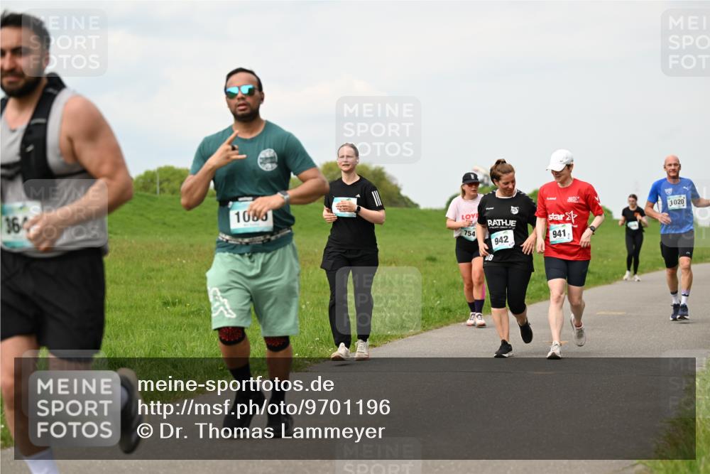 10.05.2026 - 8. Wedeler Halbmarathon Dr. Thomas Lammeyer http://msf.ph/oto/9701196 10.05.2026 11:42:06 Laufen 364, 1080, 1020, 754, 942, 941 meine-sportfotos.de