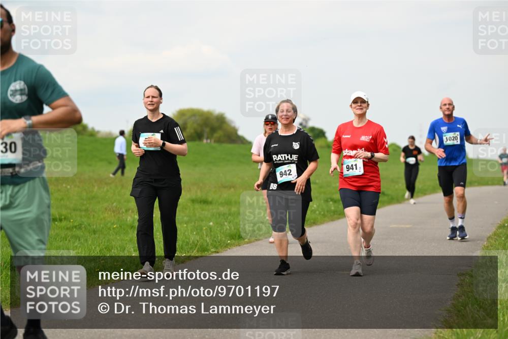 10.05.2026 - 8. Wedeler Halbmarathon Dr. Thomas Lammeyer http://msf.ph/oto/9701197 10.05.2026 11:42:07 Laufen 942, 1020, 941 meine-sportfotos.de