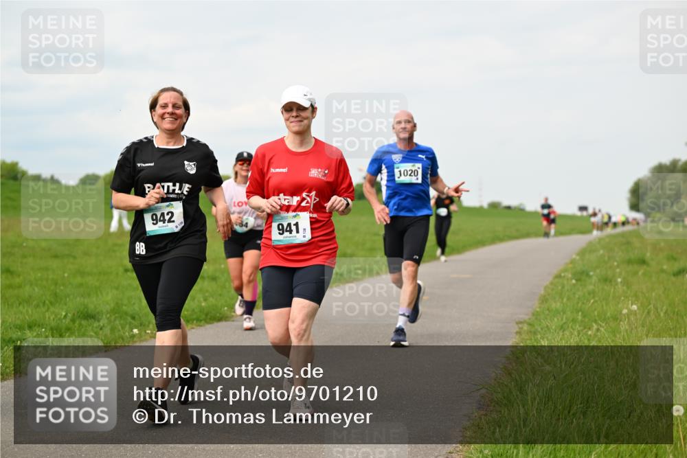 10.05.2026 - 8. Wedeler Halbmarathon Dr. Thomas Lammeyer http://msf.ph/oto/9701210 10.05.2026 11:42:09 Laufen 942, 941, 1020 meine-sportfotos.de