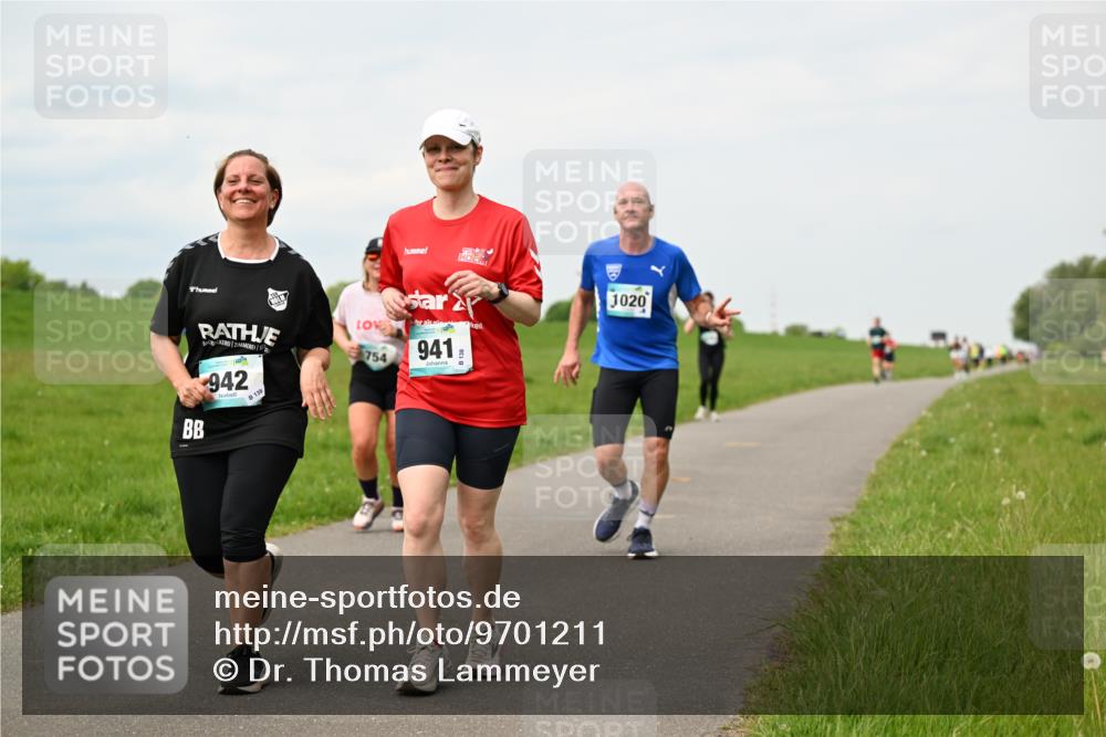 10.05.2026 - 8. Wedeler Halbmarathon Dr. Thomas Lammeyer http://msf.ph/oto/9701211 10.05.2026 11:42:10 Laufen 1020, 942, 139, 754, 941 meine-sportfotos.de