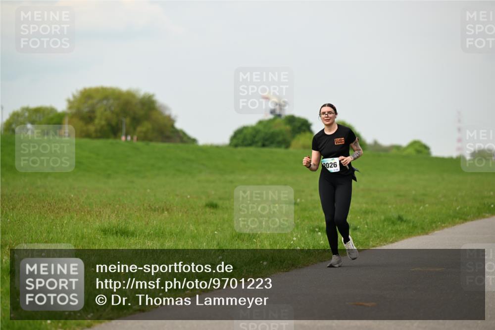 10.05.2026 - 8. Wedeler Halbmarathon Dr. Thomas Lammeyer http://msf.ph/oto/9701223 10.05.2026 11:42:12 Laufen 2026, 120 meine-sportfotos.de