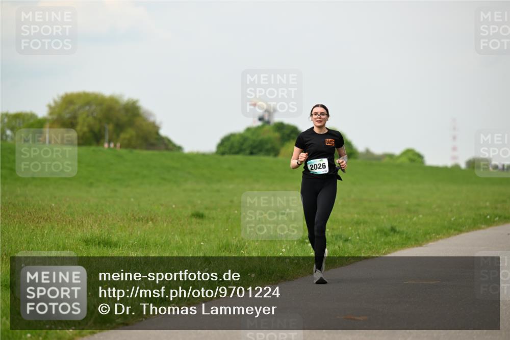10.05.2026 - 8. Wedeler Halbmarathon Dr. Thomas Lammeyer http://msf.ph/oto/9701224 10.05.2026 11:42:13 Laufen 2026 meine-sportfotos.de