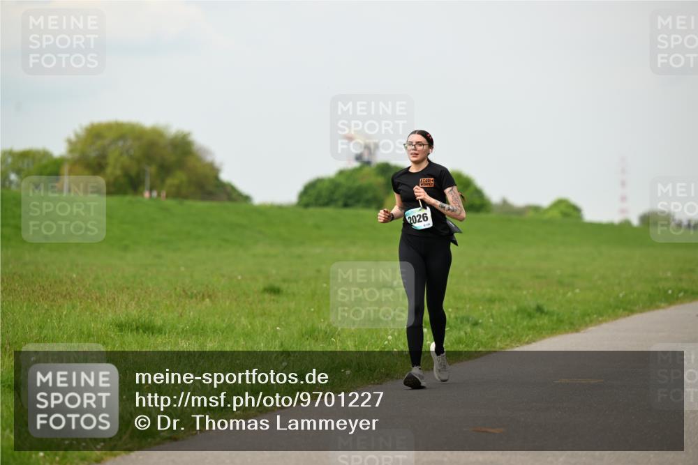 10.05.2026 - 8. Wedeler Halbmarathon Dr. Thomas Lammeyer http://msf.ph/oto/9701227 10.05.2026 11:42:13 Laufen 2026 meine-sportfotos.de