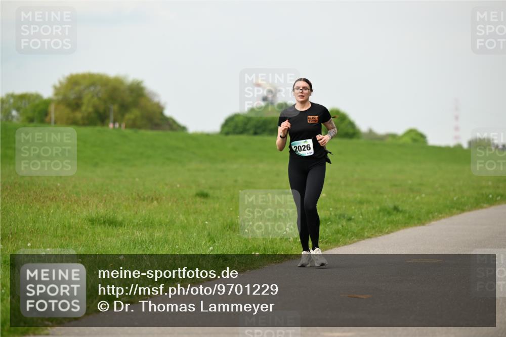 10.05.2026 - 8. Wedeler Halbmarathon Dr. Thomas Lammeyer http://msf.ph/oto/9701229 10.05.2026 11:42:13 Laufen 2026 meine-sportfotos.de