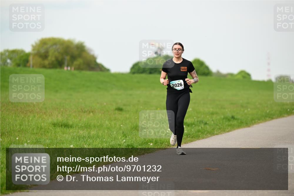 10.05.2026 - 8. Wedeler Halbmarathon Dr. Thomas Lammeyer http://msf.ph/oto/9701232 10.05.2026 11:42:14 Laufen 2026, 120 meine-sportfotos.de