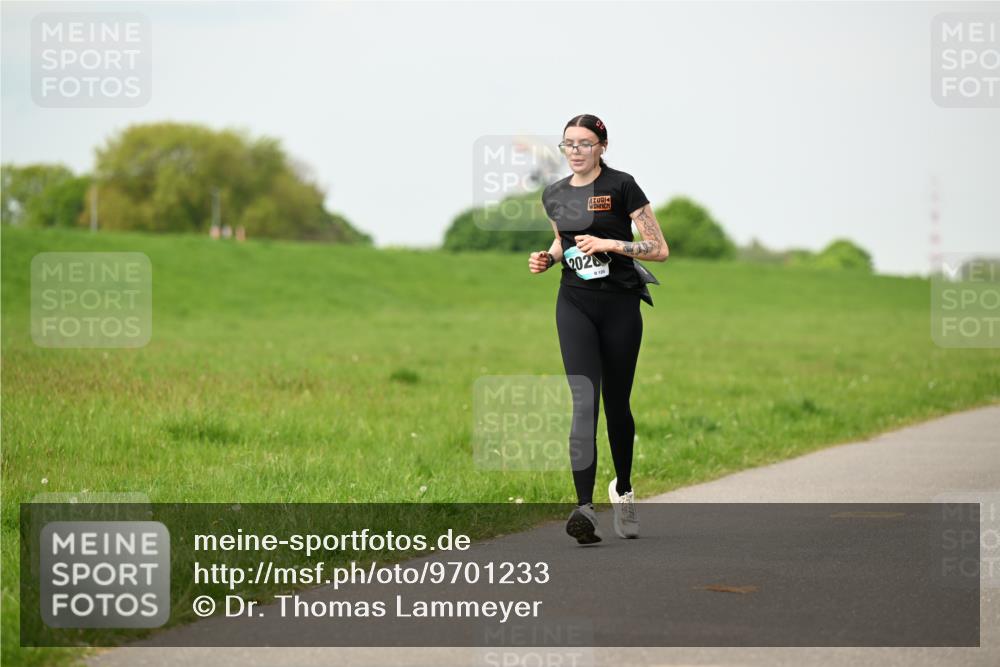 10.05.2026 - 8. Wedeler Halbmarathon Dr. Thomas Lammeyer http://msf.ph/oto/9701233 10.05.2026 11:42:14 Laufen 2028 meine-sportfotos.de