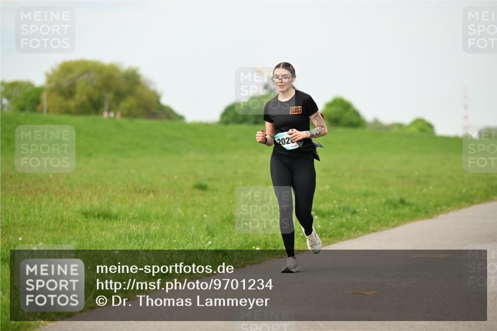 10.05.2026 - 8. Wedeler Halbmarathon Dr. Thomas Lammeyer http://msf.ph/oto/9701234 10.05.2026 11:42:14 Laufen 202, 120 meine-sportfotos.de