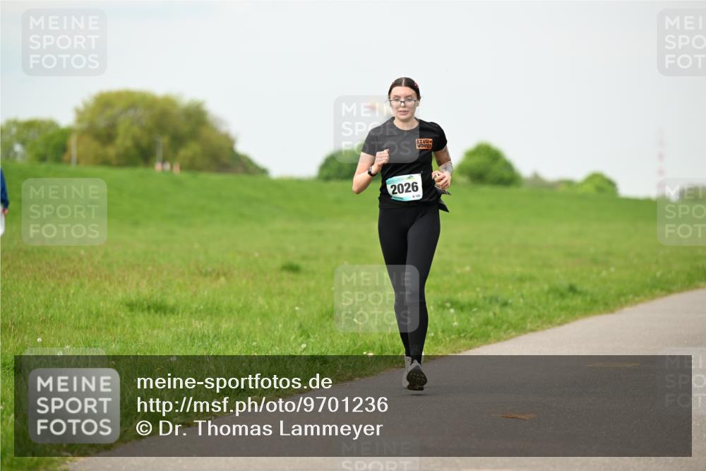 10.05.2026 - 8. Wedeler Halbmarathon Dr. Thomas Lammeyer http://msf.ph/oto/9701236 10.05.2026 11:42:14 Laufen 2026, 120 meine-sportfotos.de