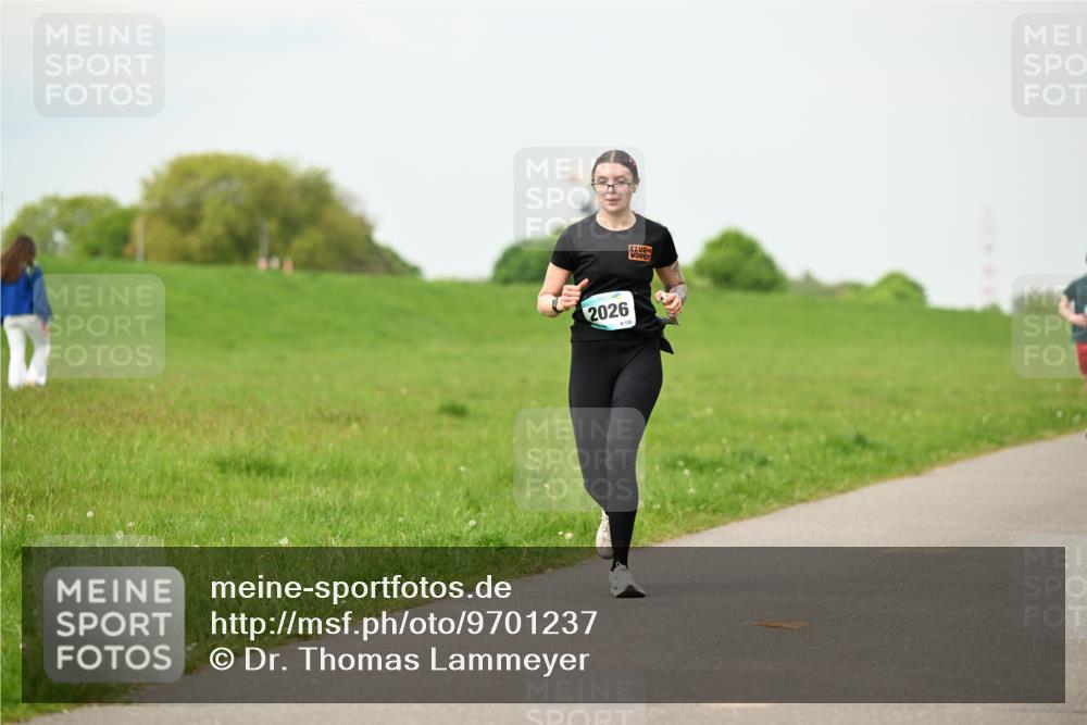 10.05.2026 - 8. Wedeler Halbmarathon Dr. Thomas Lammeyer http://msf.ph/oto/9701237 10.05.2026 11:42:14 Laufen 2026, 8120 meine-sportfotos.de