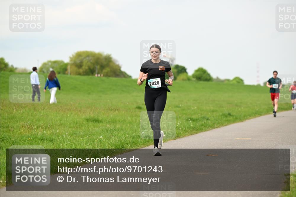 10.05.2026 - 8. Wedeler Halbmarathon Dr. Thomas Lammeyer http://msf.ph/oto/9701243 10.05.2026 11:42:15 Laufen 2026 meine-sportfotos.de