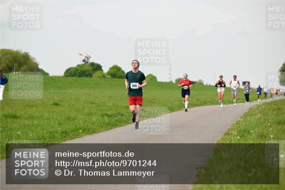 10.05.2026 - 8. Wedeler Halbmarathon Dr. Thomas Lammeyer http://msf.ph/oto/9701244 10.05.2026 11:42:20 Laufen 985, 2124 meine-sportfotos.de