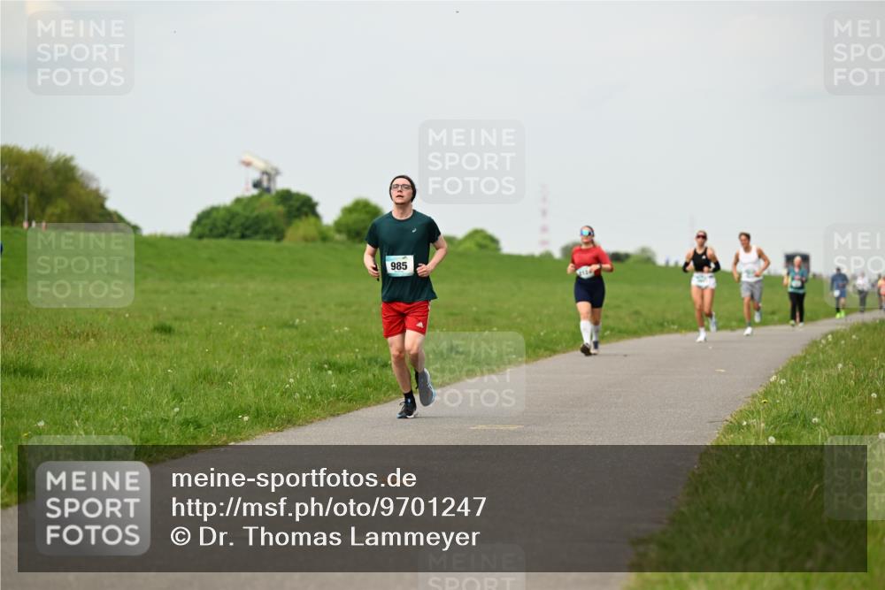 10.05.2026 - 8. Wedeler Halbmarathon Dr. Thomas Lammeyer http://msf.ph/oto/9701247 10.05.2026 11:42:20 Laufen 985 meine-sportfotos.de
