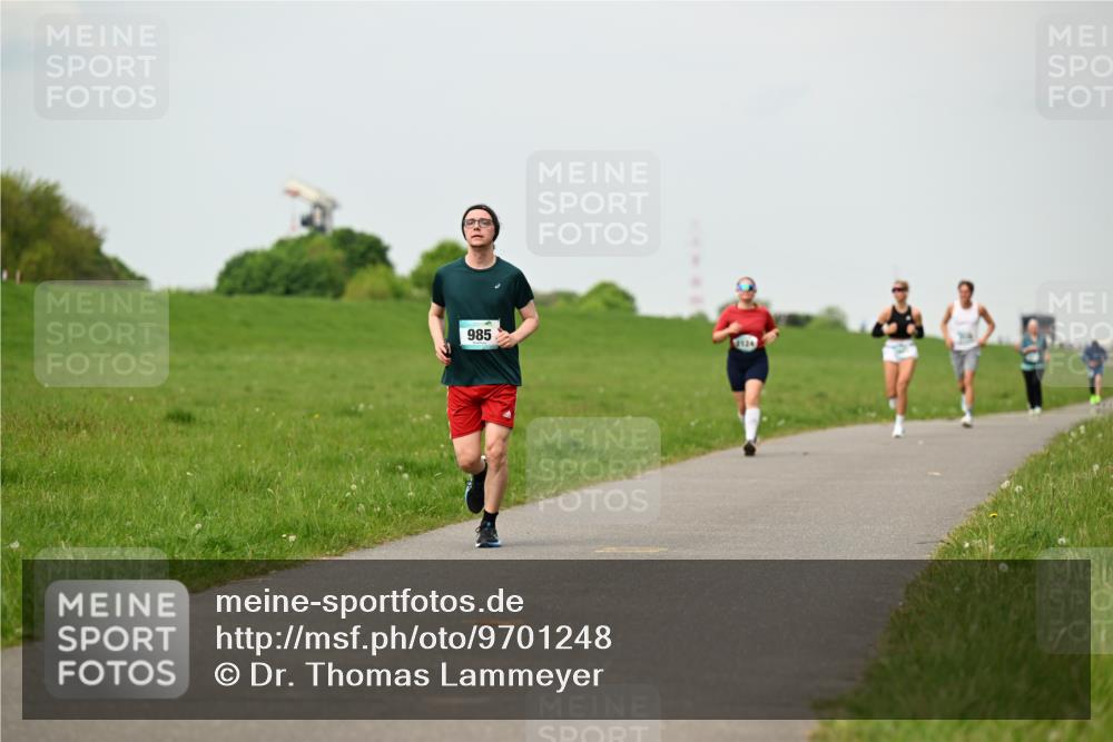 10.05.2026 - 8. Wedeler Halbmarathon Dr. Thomas Lammeyer http://msf.ph/oto/9701248 10.05.2026 11:42:21 Laufen 985 meine-sportfotos.de
