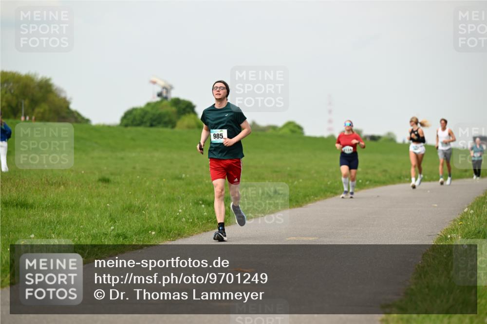 10.05.2026 - 8. Wedeler Halbmarathon Dr. Thomas Lammeyer http://msf.ph/oto/9701249 10.05.2026 11:42:21 Laufen 985 meine-sportfotos.de