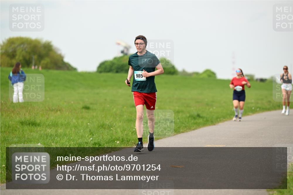 10.05.2026 - 8. Wedeler Halbmarathon Dr. Thomas Lammeyer http://msf.ph/oto/9701254 10.05.2026 11:42:22 Laufen 985 meine-sportfotos.de