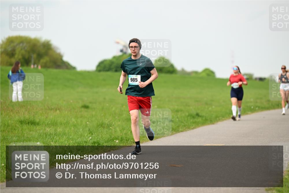 10.05.2026 - 8. Wedeler Halbmarathon Dr. Thomas Lammeyer http://msf.ph/oto/9701256 10.05.2026 11:42:22 Laufen 985 meine-sportfotos.de