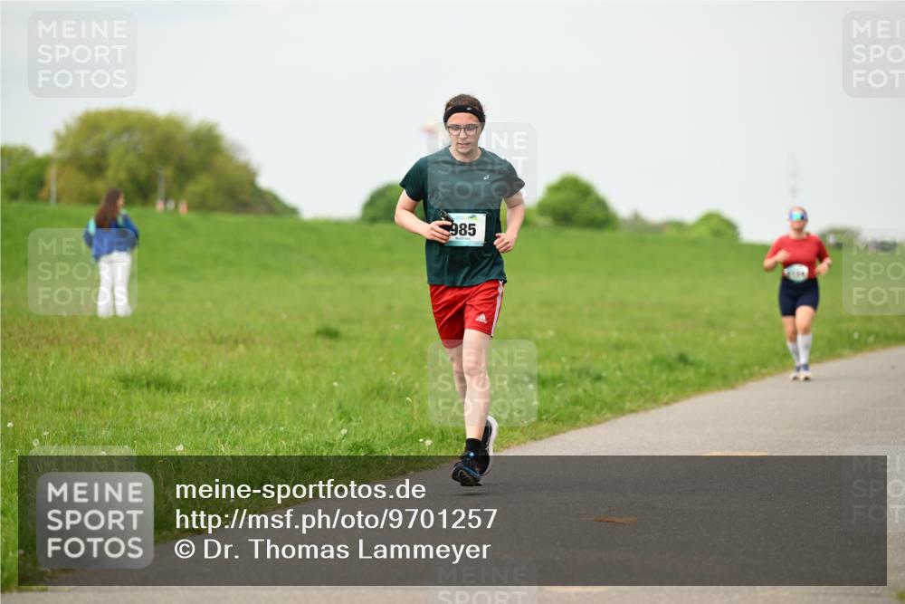 10.05.2026 - 8. Wedeler Halbmarathon Dr. Thomas Lammeyer http://msf.ph/oto/9701257 10.05.2026 11:42:22 Laufen 985 meine-sportfotos.de