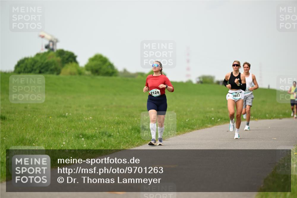 10.05.2026 - 8. Wedeler Halbmarathon Dr. Thomas Lammeyer http://msf.ph/oto/9701263 10.05.2026 11:42:25 Laufen 2124, 2037 meine-sportfotos.de