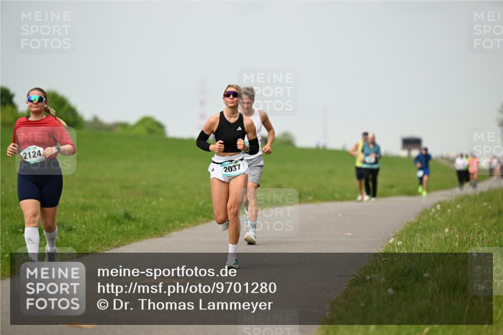 10.05.2026 - 8. Wedeler Halbmarathon Dr. Thomas Lammeyer http://msf.ph/oto/9701280 10.05.2026 11:42:28 Laufen 2124, 2037 meine-sportfotos.de
