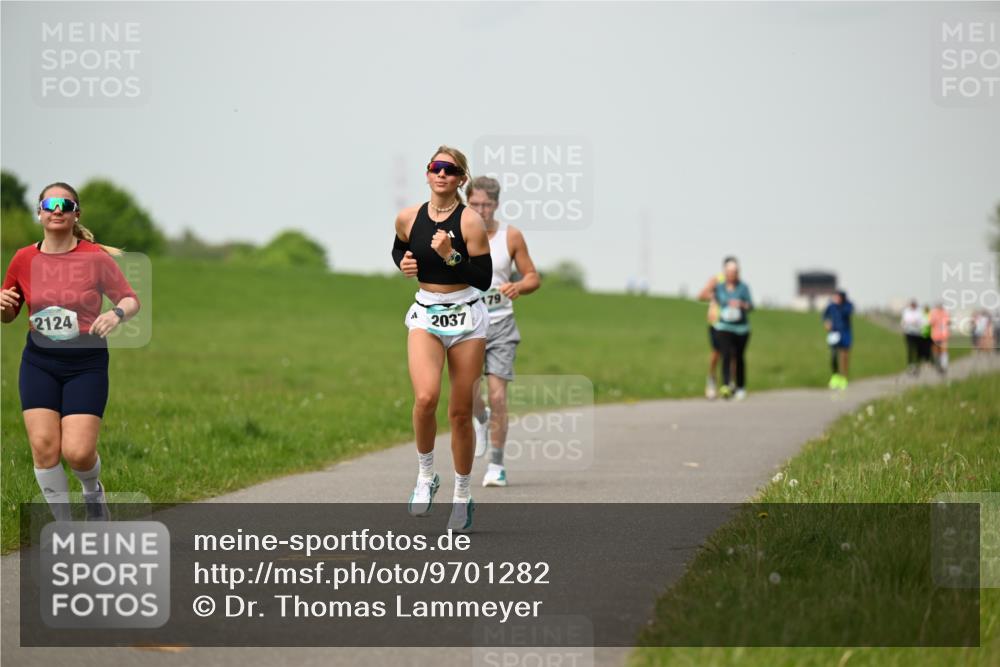 10.05.2026 - 8. Wedeler Halbmarathon Dr. Thomas Lammeyer http://msf.ph/oto/9701282 10.05.2026 11:42:28 Laufen 2124, 2037, 179 meine-sportfotos.de