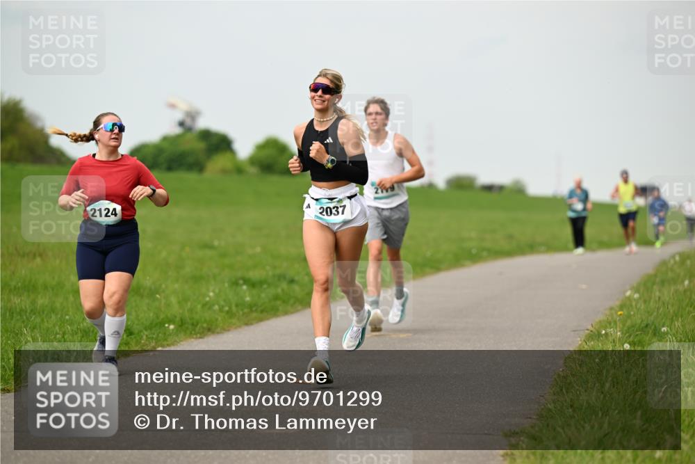 10.05.2026 - 8. Wedeler Halbmarathon Dr. Thomas Lammeyer http://msf.ph/oto/9701299 10.05.2026 11:42:30 Laufen 2124, 2037 meine-sportfotos.de