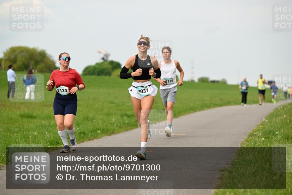 10.05.2026 - 8. Wedeler Halbmarathon Dr. Thomas Lammeyer http://msf.ph/oto/9701300 10.05.2026 11:42:31 Laufen 2124, 2037, 2179 meine-sportfotos.de