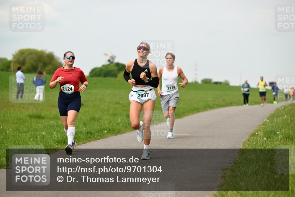 10.05.2026 - 8. Wedeler Halbmarathon Dr. Thomas Lammeyer http://msf.ph/oto/9701304 10.05.2026 11:42:31 Laufen 2124, 2179, 2037 meine-sportfotos.de